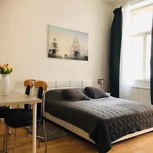 modern-cozy-apartment-in-central-prague.praguehotelsweb.com/